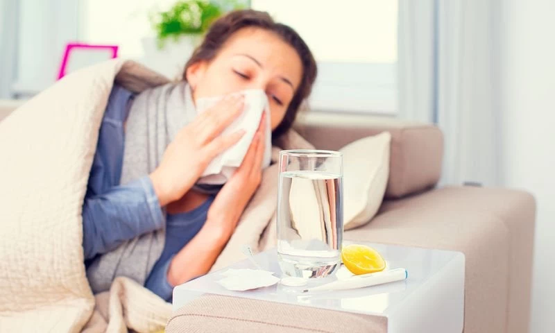 Τι πρέπει να κάνουμε όταν μας περιτριγυρίζει κρυολόγημα;